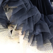 社交ダンス 衣装 ラテン ドレス ワンピース ヤナギダダンスウェア YANAGIDADANCEWEAR フリル ベロア アームカバー 手袋 おしゃれ 高級感 デモ 競技 ダンス パーティ 発表会 金 黒 ブラック系 ゴールド系 フリルデザイン 高級ドレス 可愛いドレス ダンスパフォーマンス ラテン衣装 衣装レンタル 競技用ドレス デモ用ドレス ショー用衣装