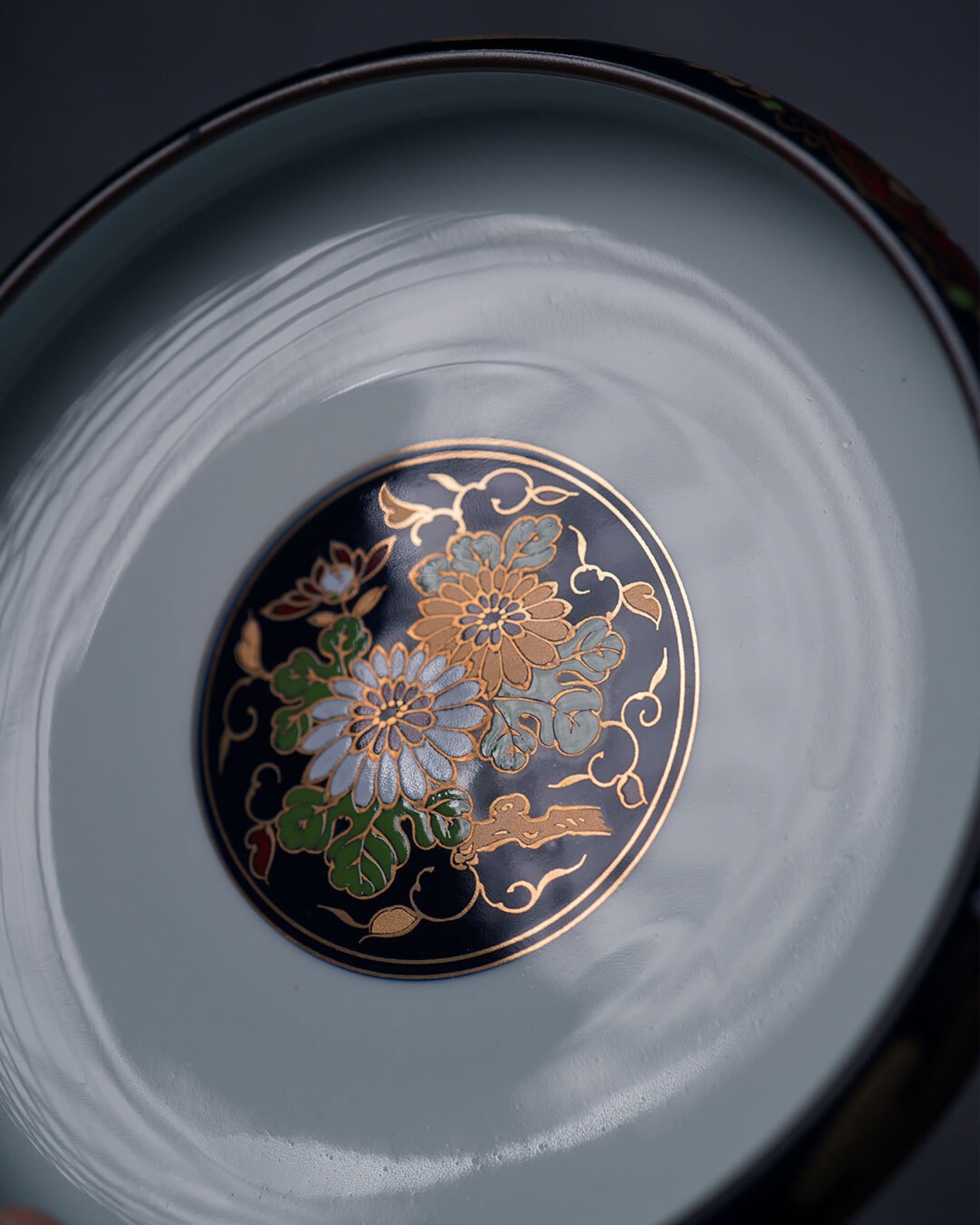中皿　有田焼　金彩友禅鉄鉢揃　８枚揃