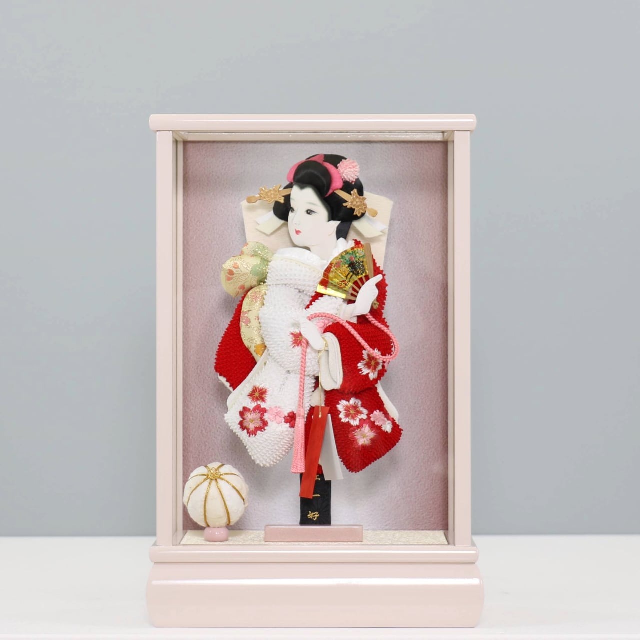 【振袖羽子板 クレージュ 鹿の子絞り刺繍 9号】 羽子板飾り ガラスケース飾り 羽子板|桜|ガラス仕様|和モダン|コンパクト