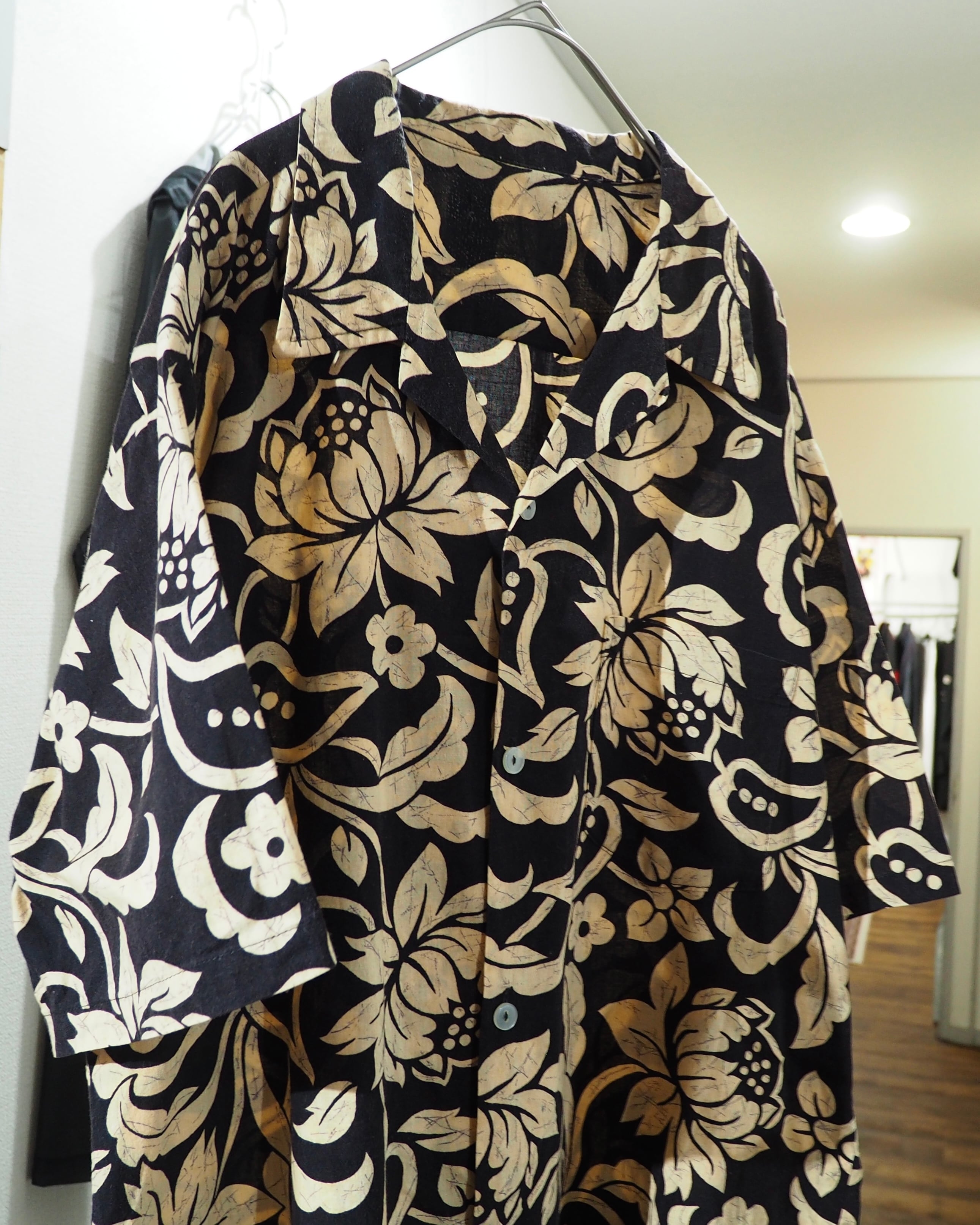 1980 - 90s Beautiful Botanical Flower All Over Pattern Vintage Open Collar SS Shirt