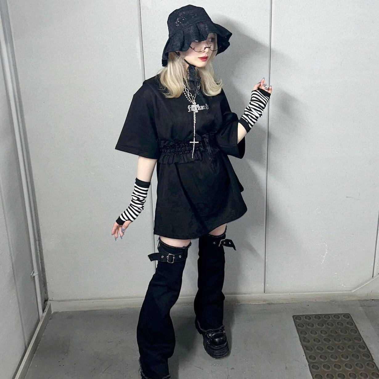 スエードタッチ ゴシックロゴTシャツ | VOLCAN&APHRODITE