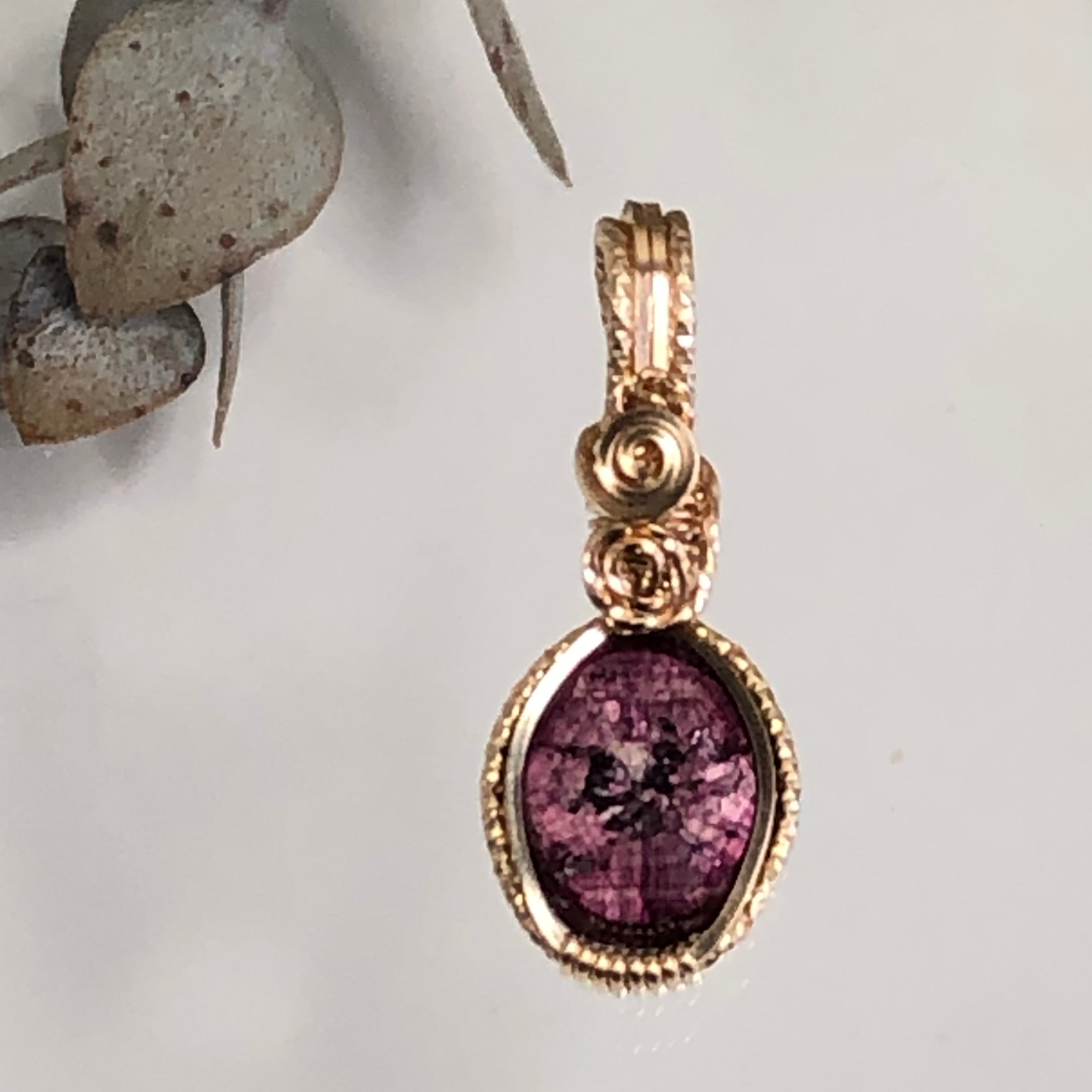 天然石ワイヤーアートジュエリー 9月の誕生石ピンクサファイア N-1199