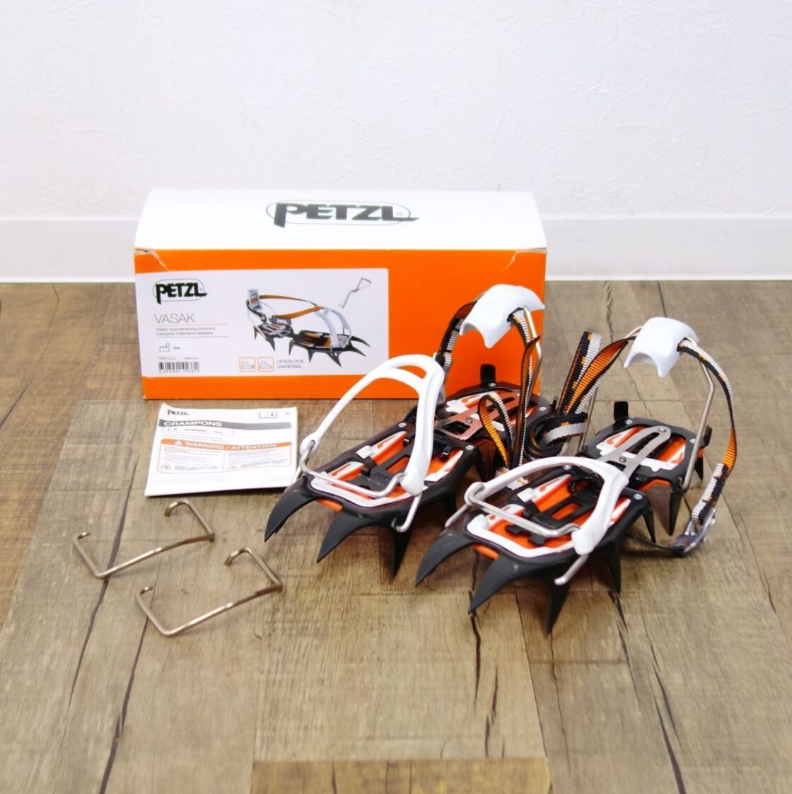 美品 ペツル PETZL VASAK バサック レバーロックユニバーサル 12本爪  