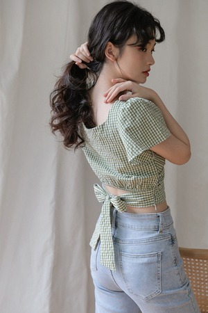 Gingham ribbon blouse