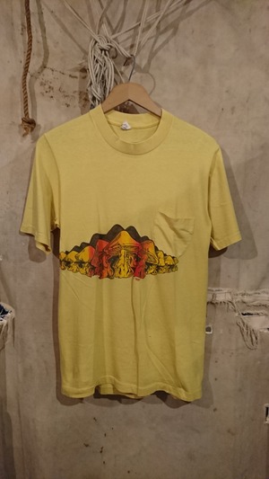 70s Designs Alive Mushroom Print Tee