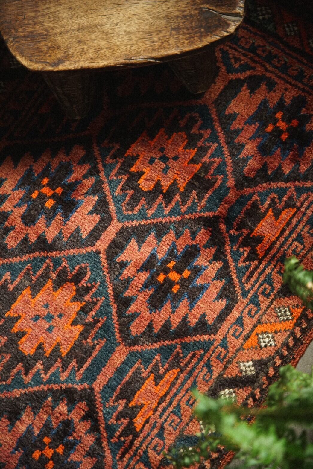 718 -Semi Antique Sistan Baluch rug | 手織りのヴィンテージラグ専門
