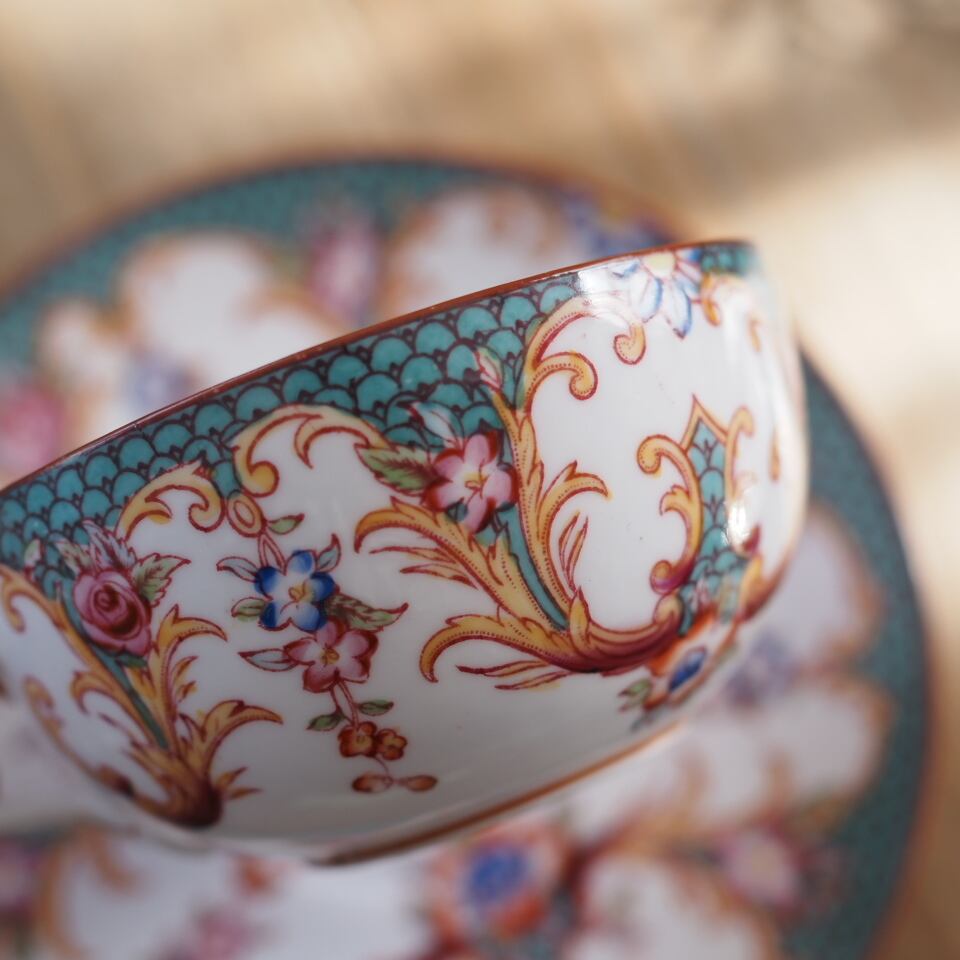 フランスアンティークキャセロール花柄 蓋付き陶器サルグミンヌ製 フランスアンティークキャセロール花柄 蓋付き陶器サルグミンヌ製