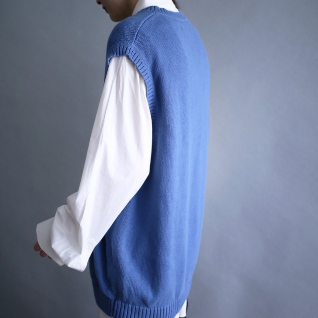good blue coloring loose knit vest