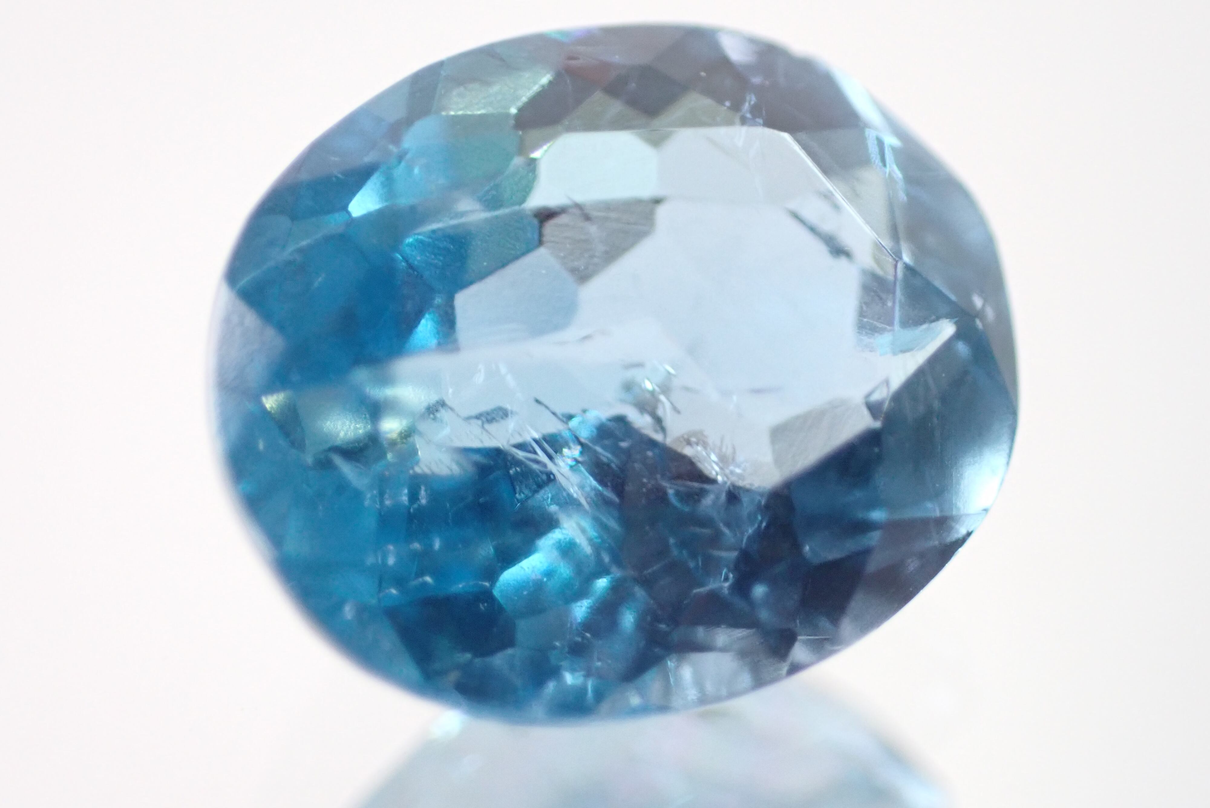 クラックロンドンブルートパーズ 4.25ct [C3‐15] | differencee