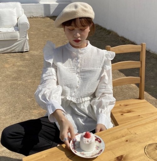 シャツ レディース 長袖 ブラウス 白 シャツブラウスレディース 長袖シャツブラウス プリーツ スタンドカラー ラッフルスリーブ カジュアル おしゃれ 秋新作 春 フリル トップス 可愛い ゆったり