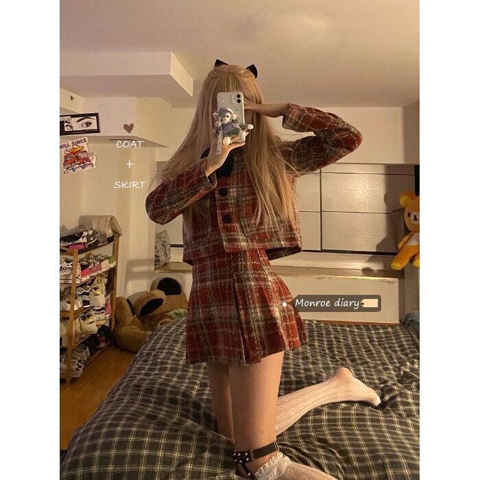 スタンダード格子柄レッドジャケット オータムウィンターショートカーディガン ロング レトロ 秋物 冬物 モンロー170038673