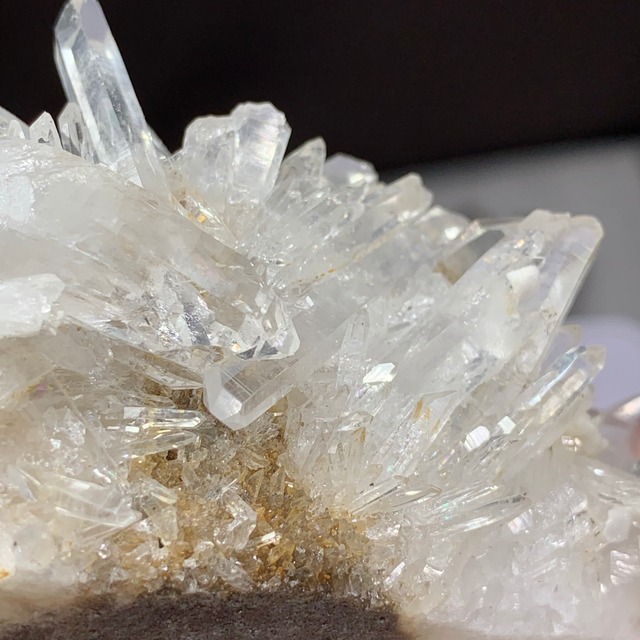 4.水晶クラスター・ハリネズミ