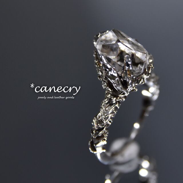 糸魚川翡翠　入コン沢　青　4ミリ　リング　指輪　11号　④　送料無料 糸魚川翡翠 入コン沢 青 4ミリ リング 指輪 11号 ① 送料無料 楽天