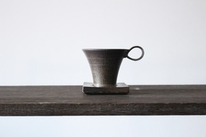 石や鉱物の硬い質感を生かしたミニマルで美しい器　陶芸作家【中島知之】 Demitasse cup ＆ saucer   デミタスカップ＆ソーサー 70cc