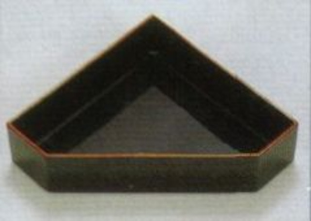 黒天朱三角鉢 [16764] C243-64 松華堂・幕の内