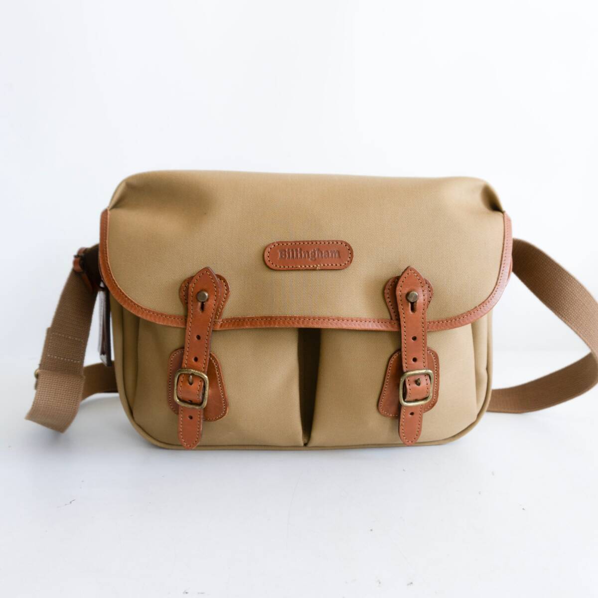 【美品】Billingham【WICKHAM Small】カメラ ショルダーバッグ カーキ ビリンガム 26050696 美品】Billingham【WICKHAM Small】カメラ ショルダーバッグ カーキ