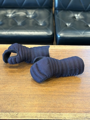 【今回の企画品‼️手の内紺色の練習用コブラ】【Lサイズ✨新商品✨軽量甲手✨】【Lサイズ5名様限定大特価‼️】軽量甲手『プラクティスコブラ ブラック』15/3㎜織刺 甲手