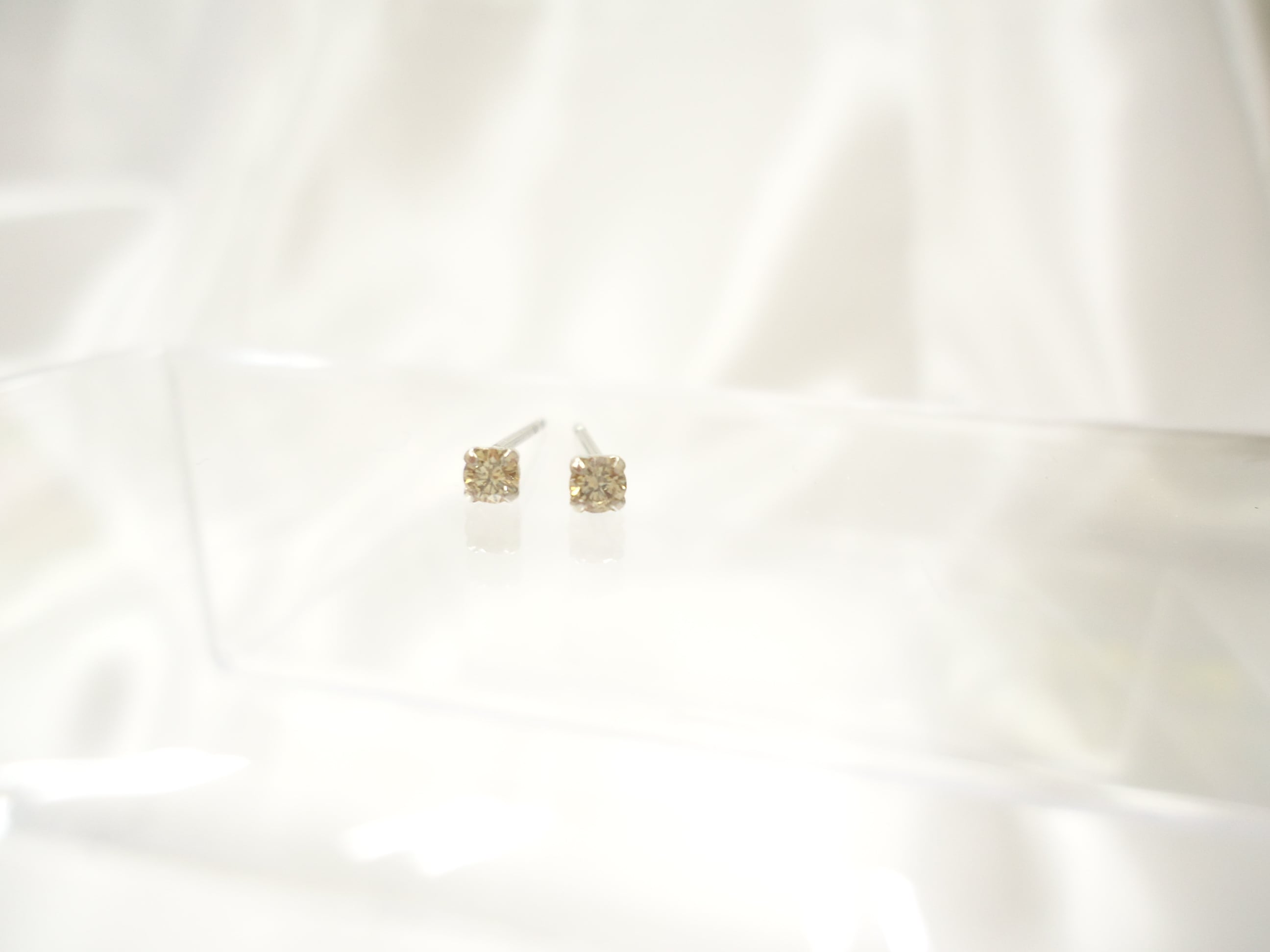 Pt900 ハート＆キューピットダイヤモンド ピアス D H＆C ト－タル約