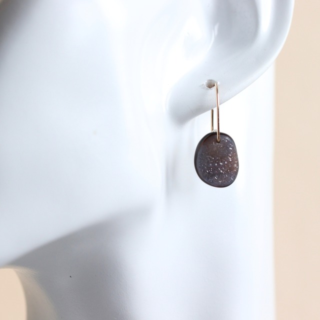 ラスト１点｜星のまたたき｜ドゥルージーブラックオニキスのピアス｜14kgf