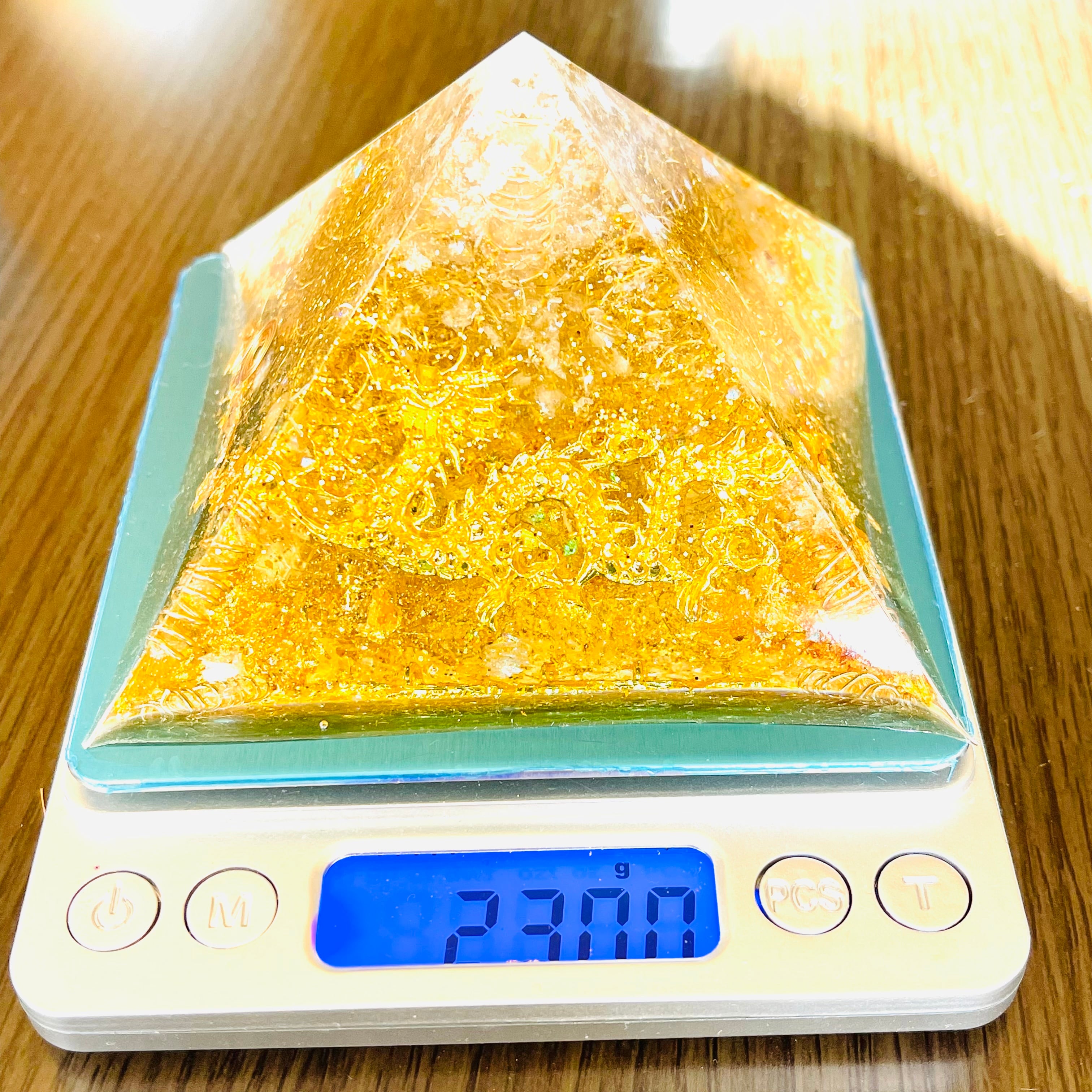 キラキラ 金運・財運・健康運アップに/龍神オルゴナイト白銀比