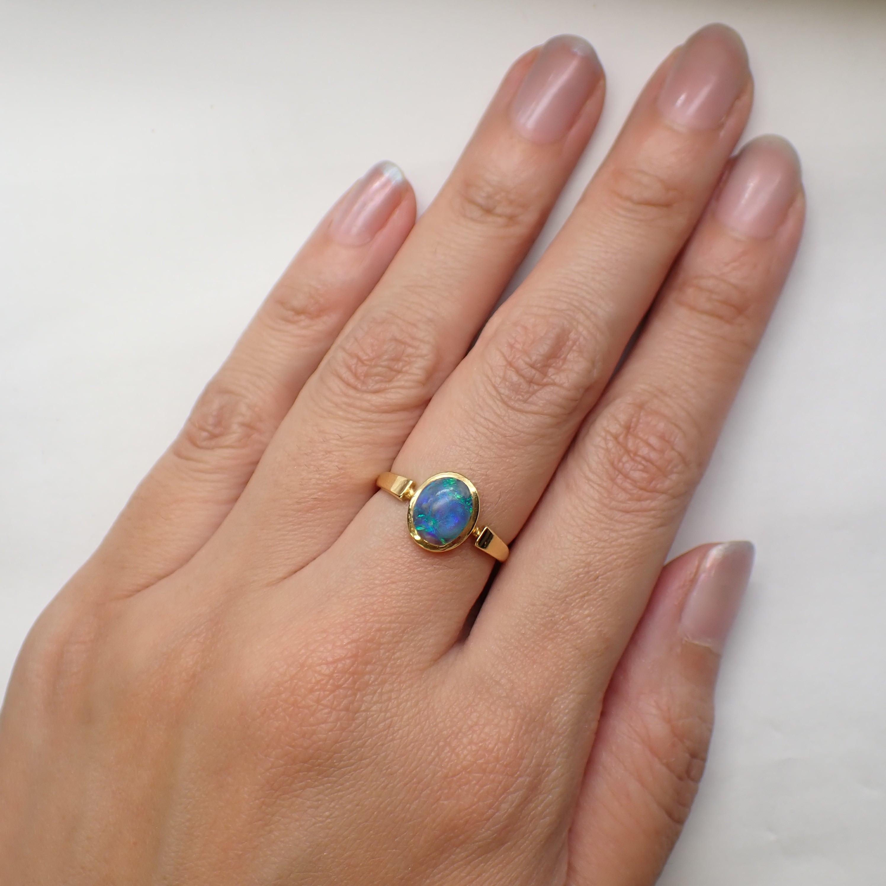 外国の作品 K18 ブラックオパール ヴィンテージ リング 指輪 ～晴れた