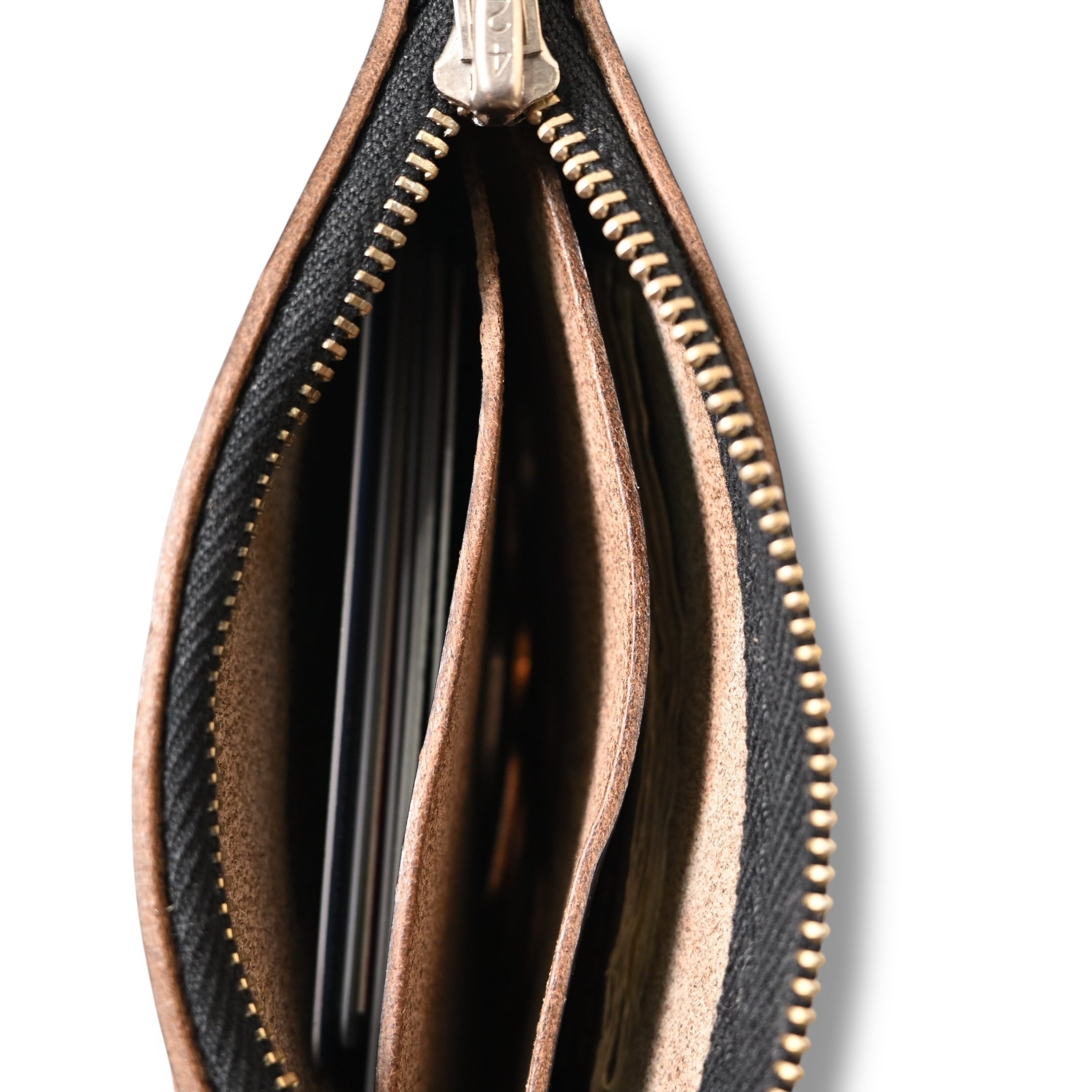 クロム♥フラットポーチオーダー品 Wファスナーのころんポーチ🍓 見た目以上にたっぷり収納できる