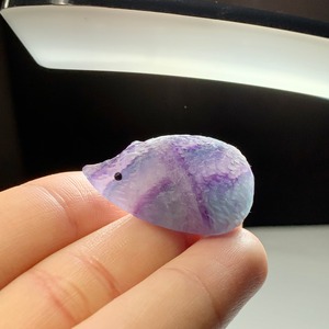 17.可愛い色合い☆フローライト ハリネズミ