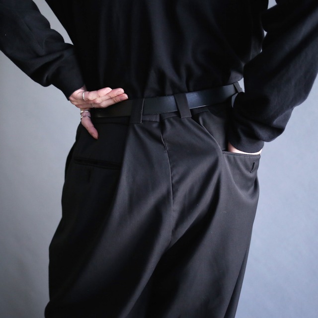 2-tuck straight silhouette black super wide slacks