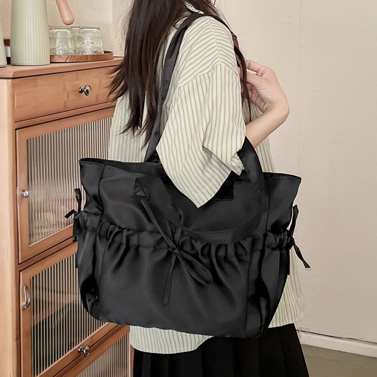 トートバッグ リボン レディース 韓国 大容量 軽量 A4 きれいめ 大人 かわいい おしゃれ 通勤 通学 フェミンイン ギャザー バッグ 柔らかい フリル 大人可愛い 大人女子