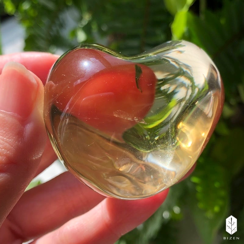 シトリンレムリアン・タンブル（非加熱シトリン） ハートに見える子