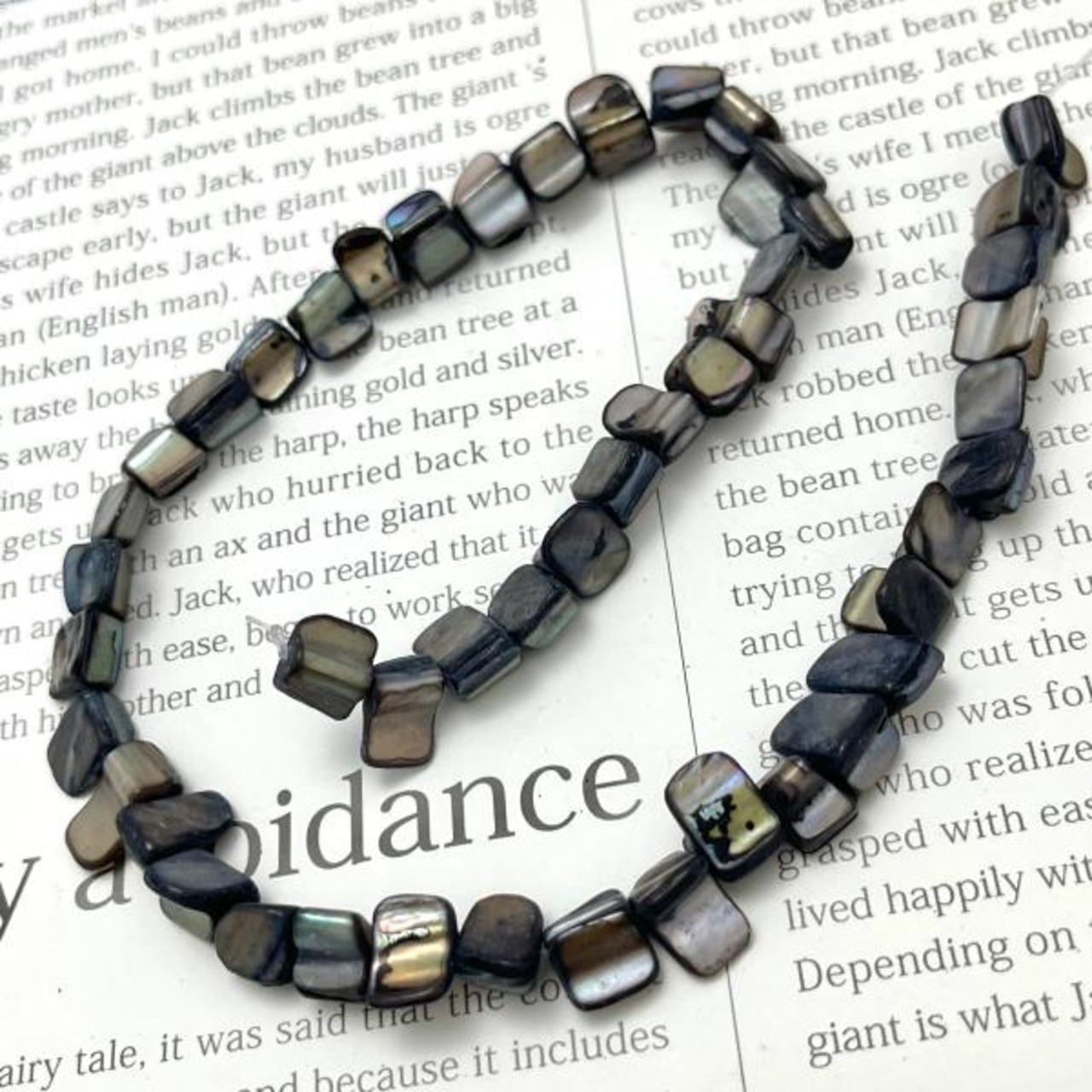 【1連】約40個.天然シェル染色ビーズ/グレー/スペーサー/貝