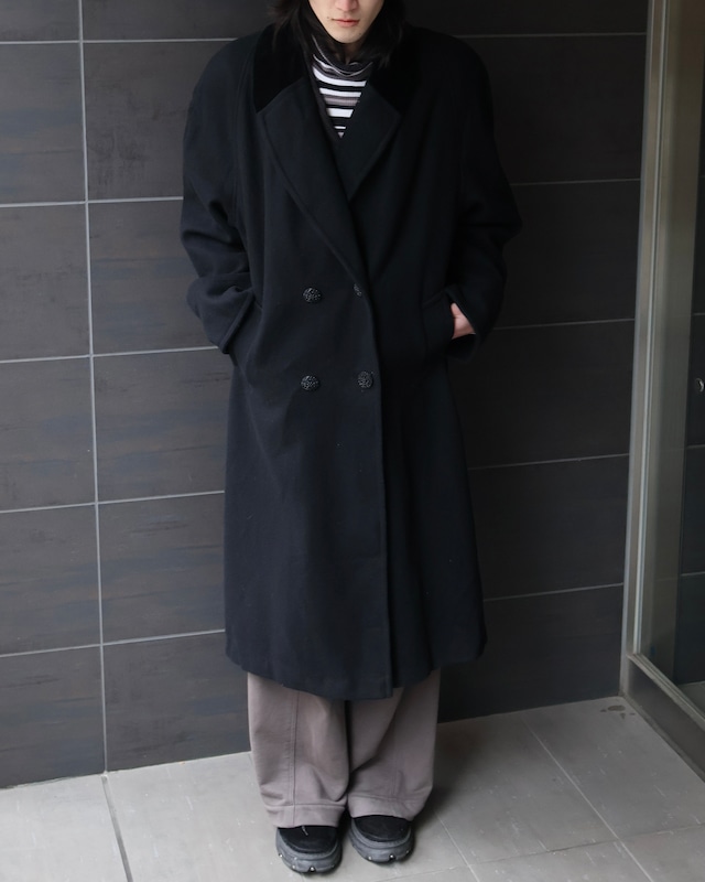 power shoulder bi-color lapel coat