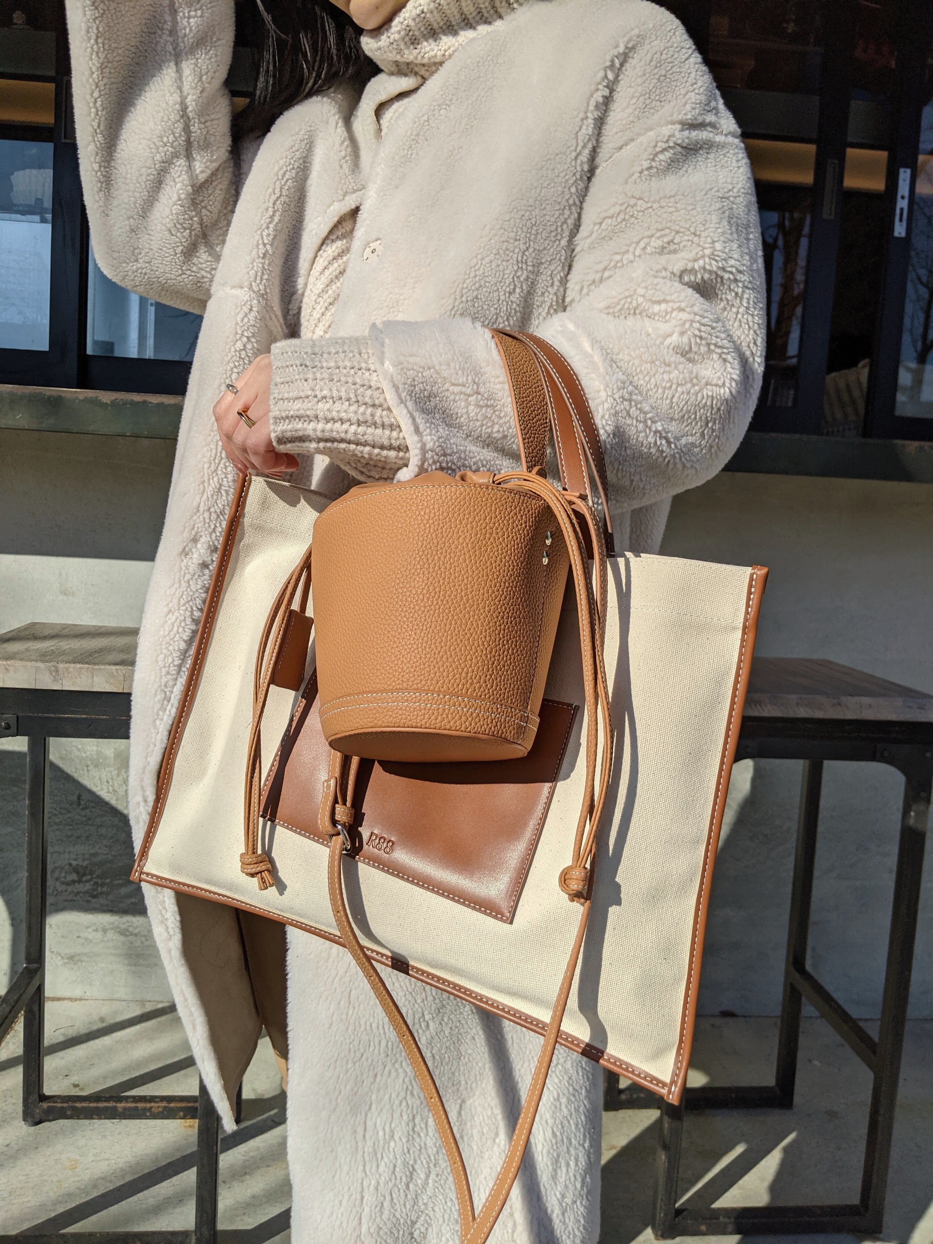 canvas tote bag【black、camel】 | R88（アールハチハチ）