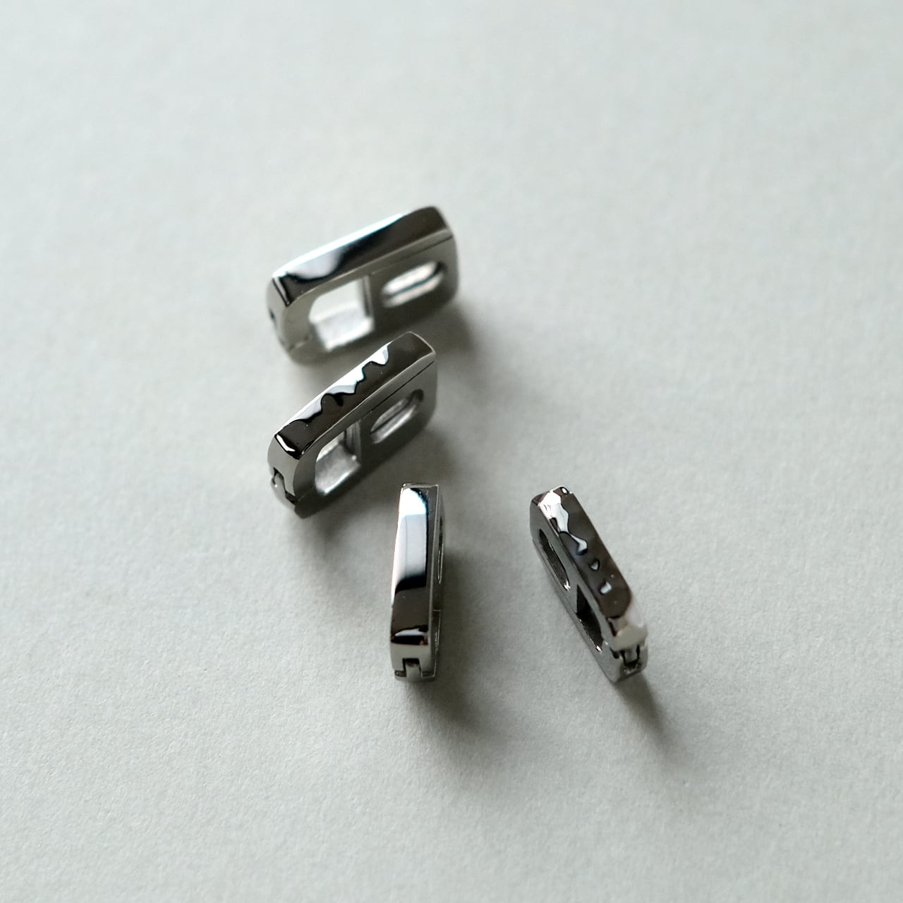 チェーン付き】鎚目のリングホルダーネックレス（角型