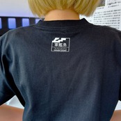 四角　黒　半袖Tシャツ