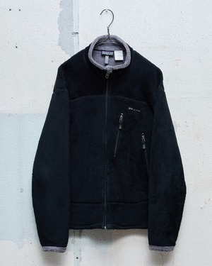 “Patagonia”Regulator R4, polartec windbloc fleece jacket / SIZE : M / Made In USA / BLACK
