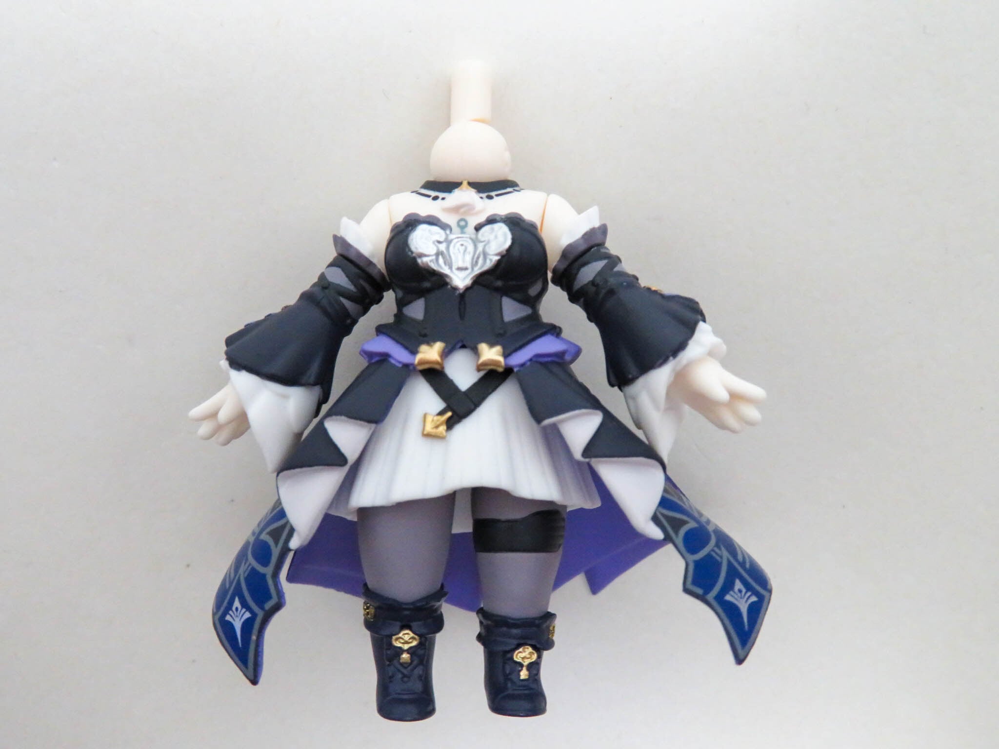 再入荷【507】 シロナ 体パーツ 私服 ねんどろいど | ホビー通販
