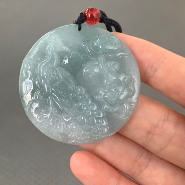 本翡翠ネックレス 鹿 ミャンマー産 貴重 ヒスイ 天然石 硬玉 お守り 