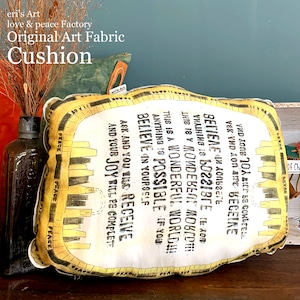 【期間限定50%オフSALE】［Original Art Fabric］アートクッション　ILL-cushion-01