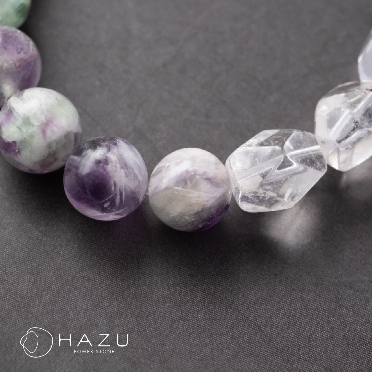 羽が舞い込んだ優しいひらめき［フェザーインフローライト／ホワイトカルセドニー／水晶］