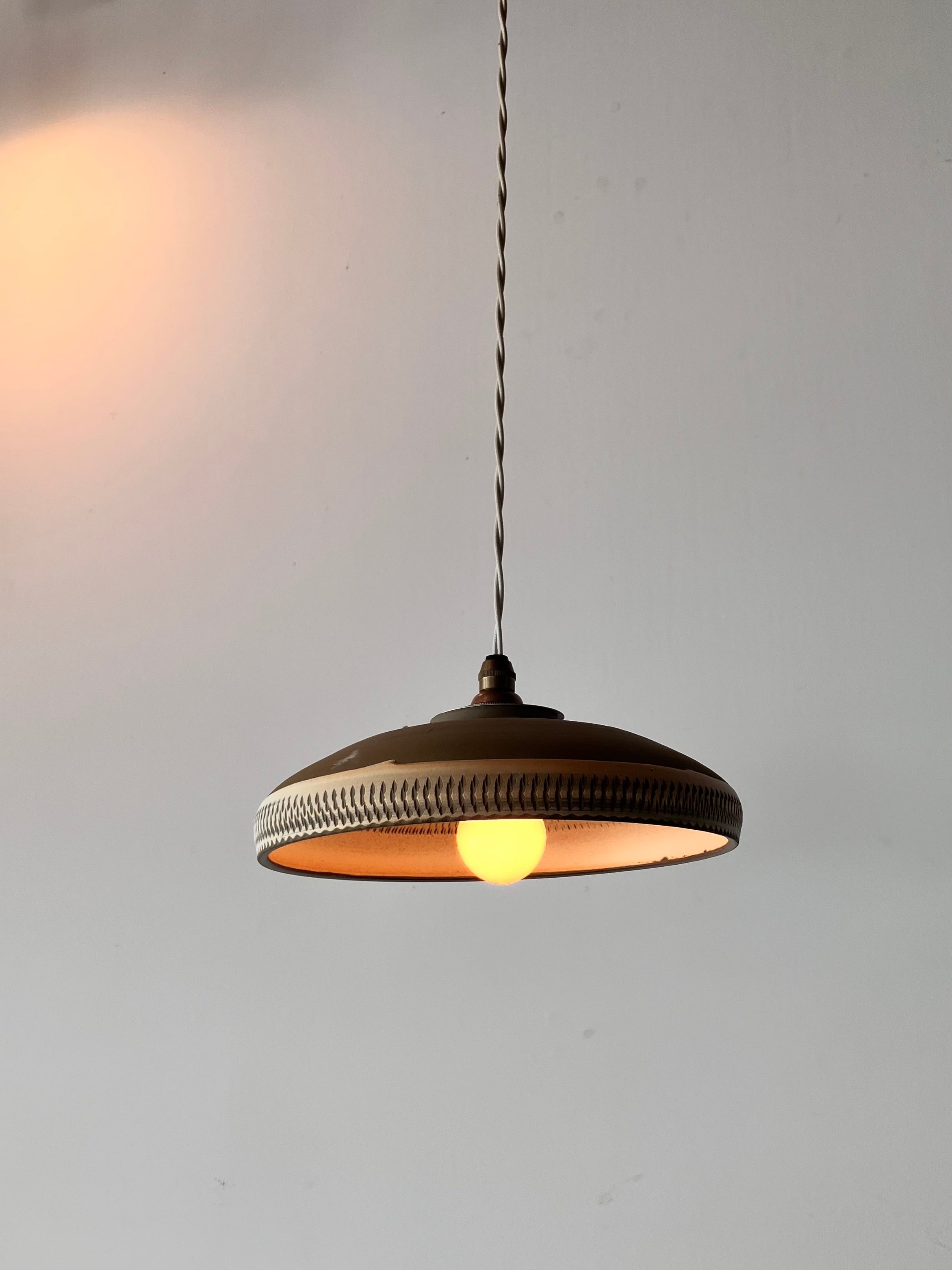 有田焼　ランプ&シェード 楽天市場】【ふるさと納税】小鹿田焼 素焼きランプシェード(トビカンナ