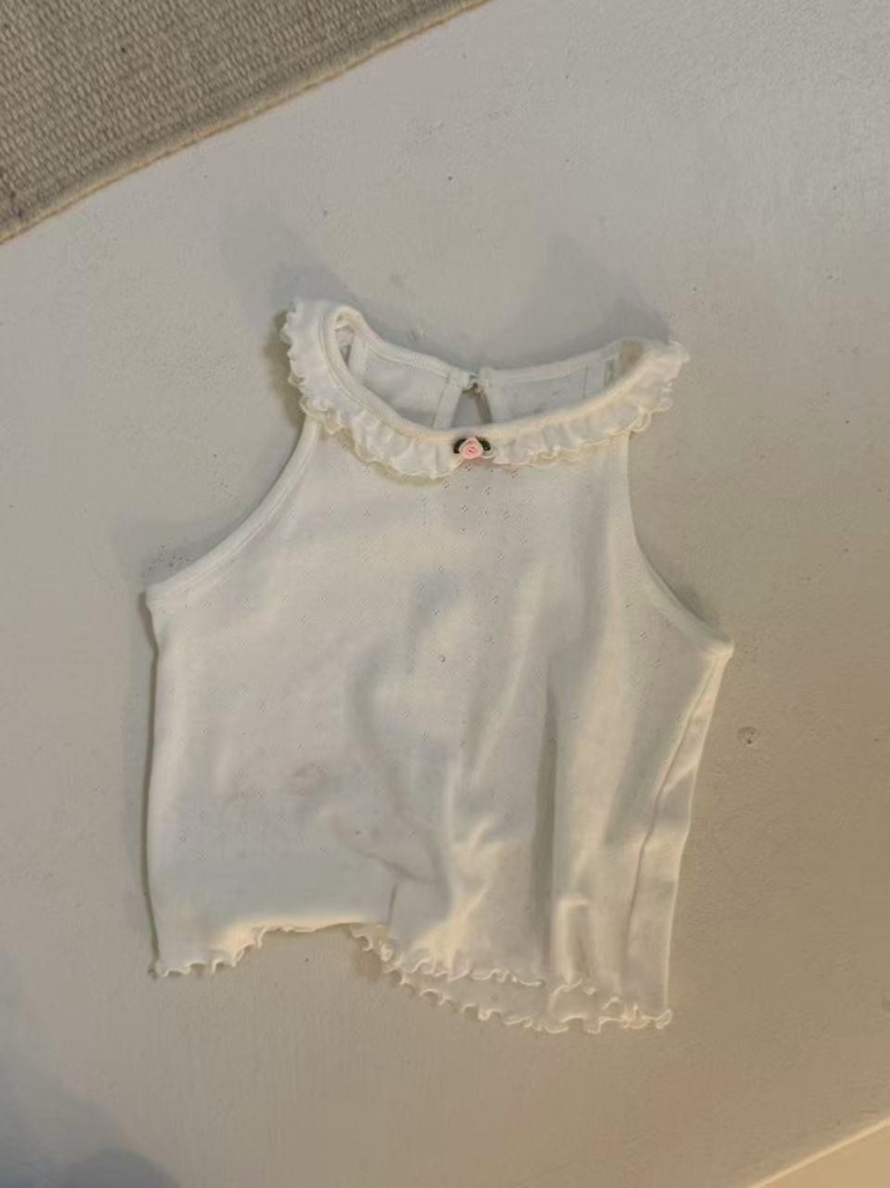 [aiai] Love Flower Sleeveless Tee / [아이아이] 러브꽃나시티