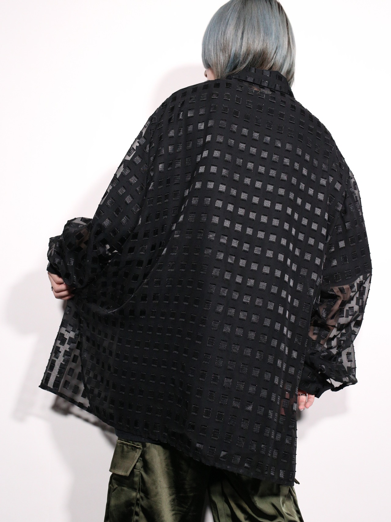 square panel pattern over silhouette sheer shirt - 6