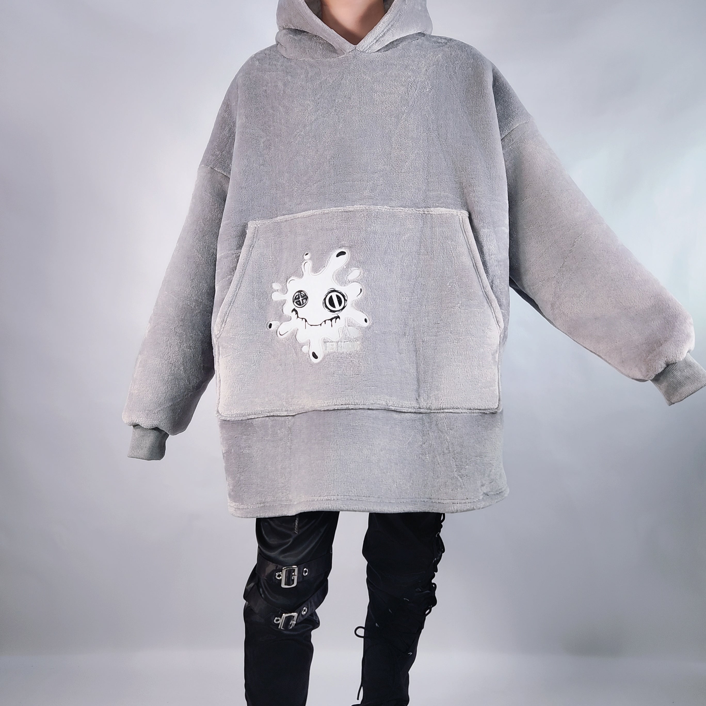 着る毛布もこもこFACE UNISEX HOODIE【GRAY】 | NIER CLOTHING