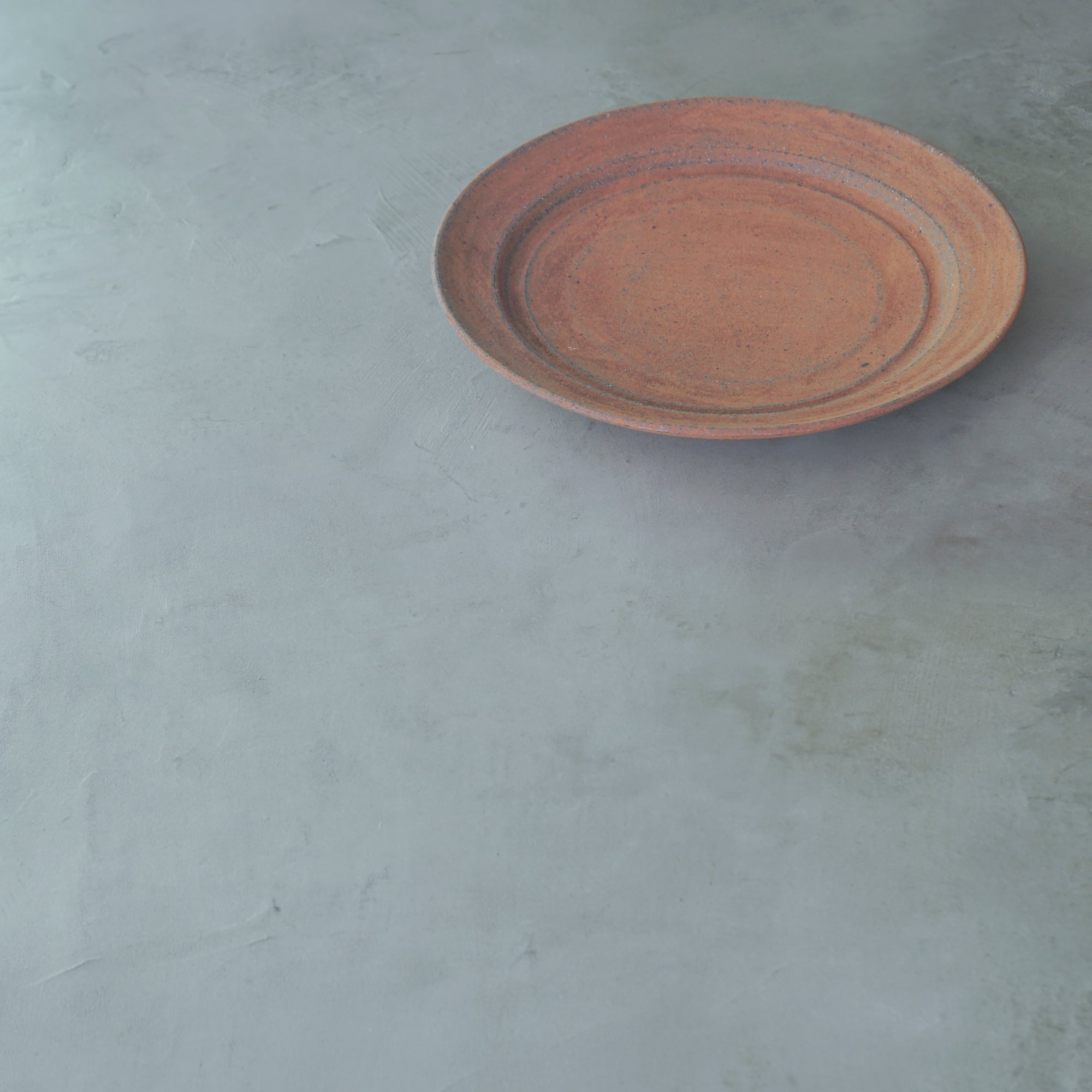 二階堂明弘 11 やきしめ リムプレート 伊豆土赤 | FUURO