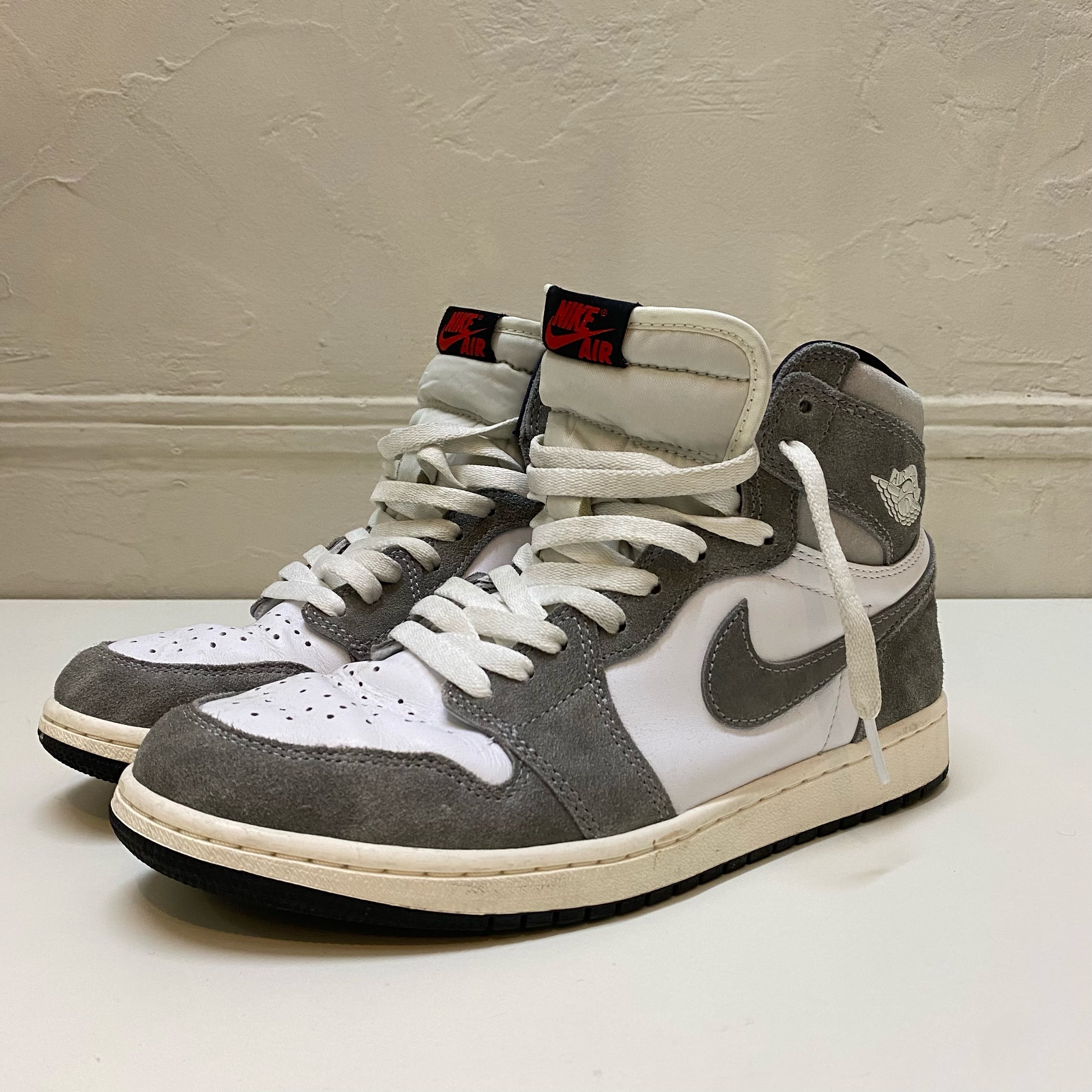 NIKE ナイキ Air Jordan 1 Retro High OG Black and Smoke Grey 