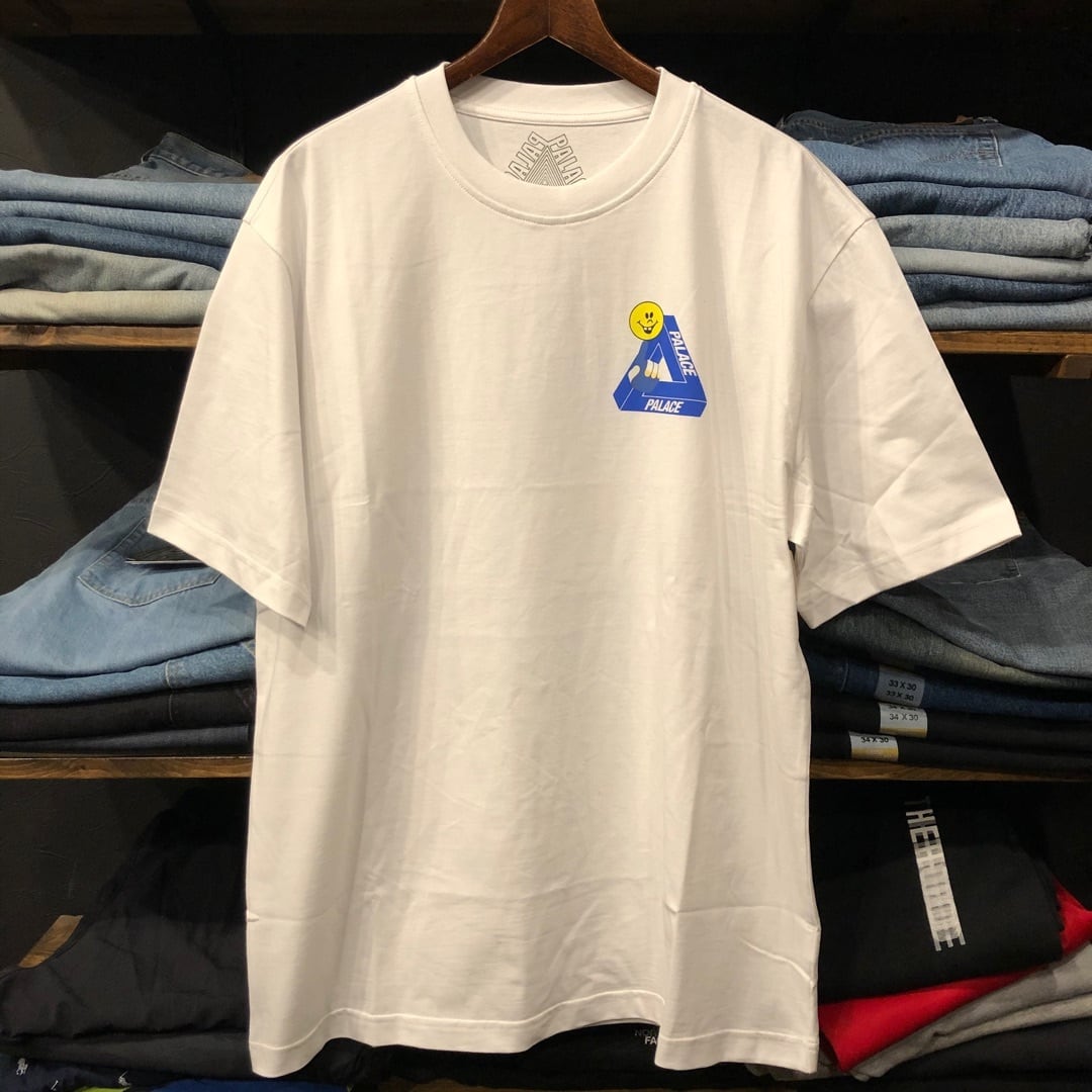 palace skateboards】-パレススケートボード-TRI-SMILER T-SHIRT WHITE ...