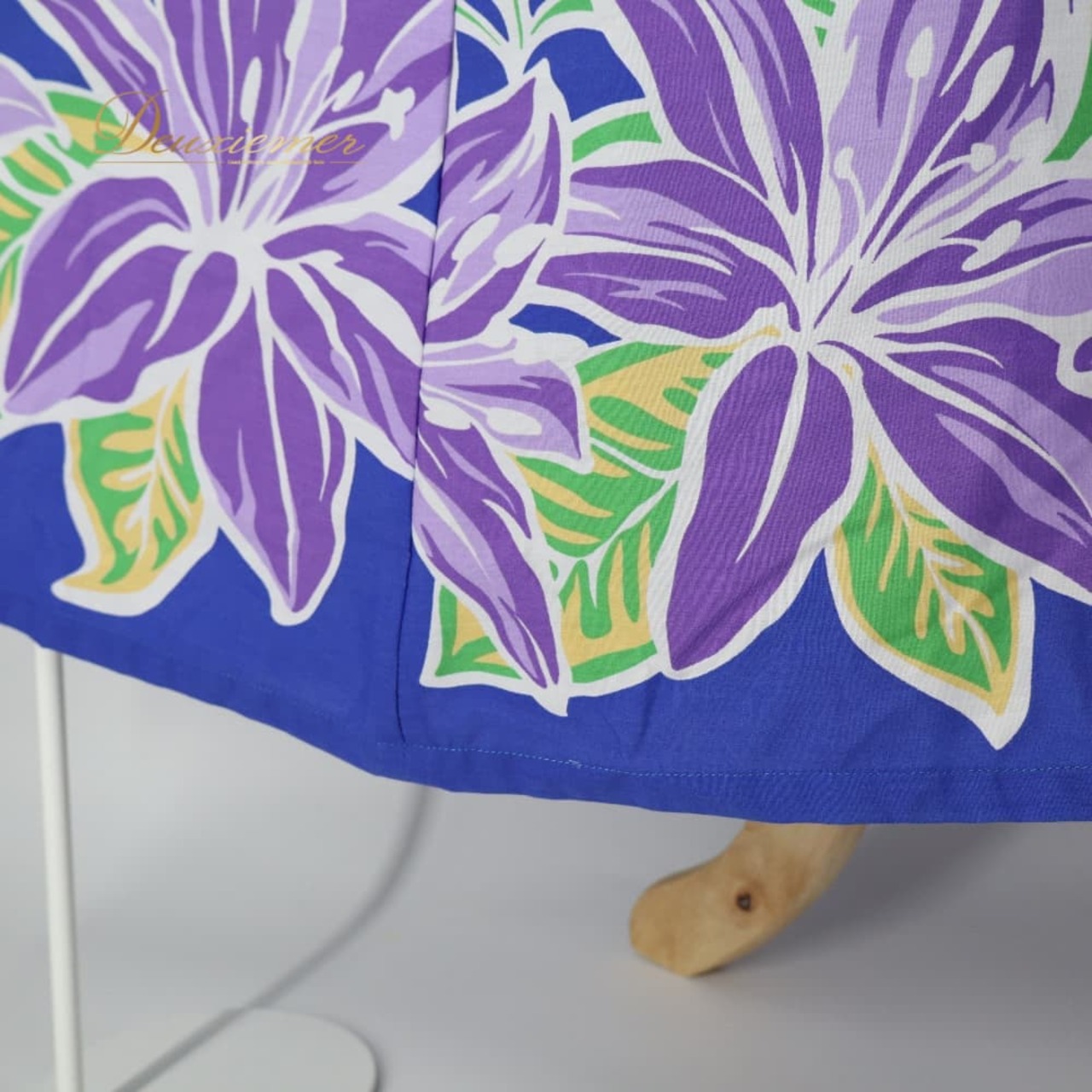 フラダンス 衣装 ワンピース ドレス ブルー系 ハイビスカス柄 モンステラ柄 ハワイアンプリント 青 ワンショルダー アロハ フラ ダンス レッスン 練習 植物柄 花柄 フレア ダンス衣装 ハワイアンダンス レディース パープル系 グリーン系 イエロー系 華やか 鮮やか さわやか かわいい おしゃれ フラワンピース フレアワンピース ハワイアンワンピース ハワイアン 青系 ボタニカル柄 南国 リゾート 旅行 コーデ ワンショルダーワンピース フラダンスドレス フラダンス衣装 女子 大人っぽい