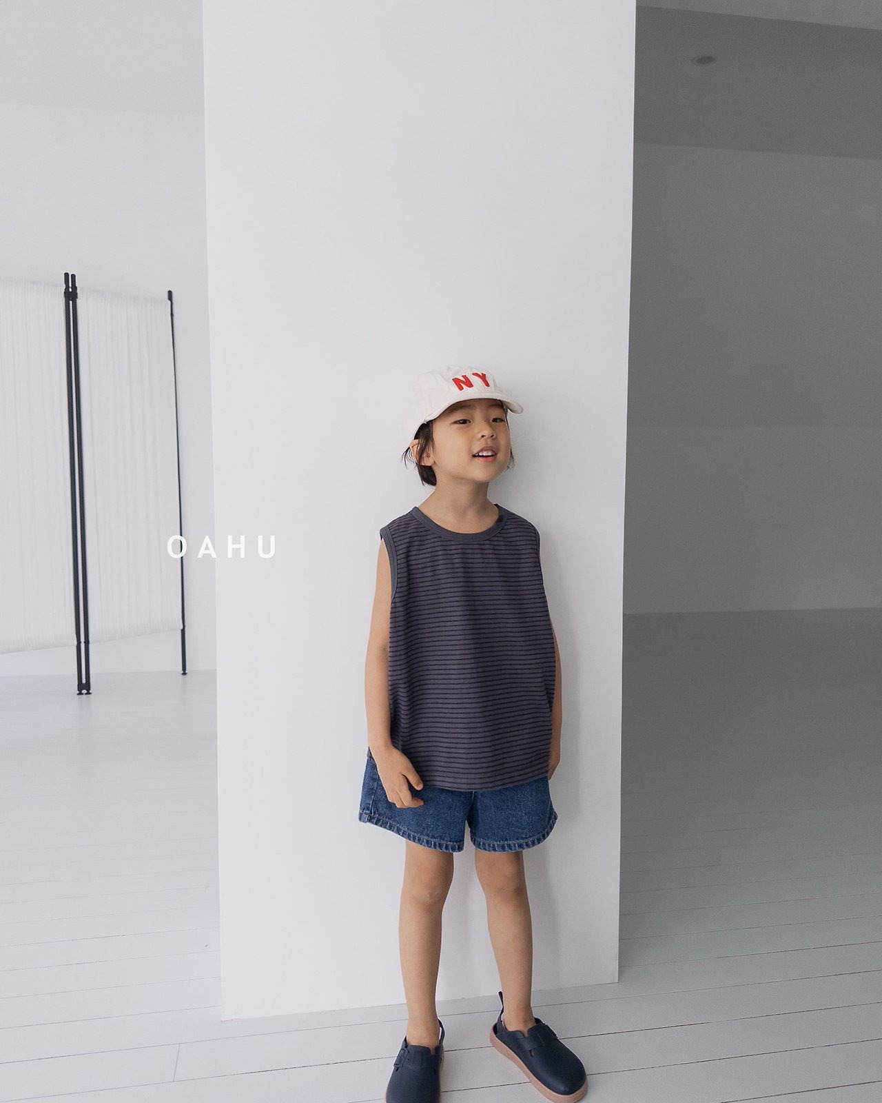 [OAHU] Kiddy Stripe Sleeveless / [오아후] 키디스트라이프나시