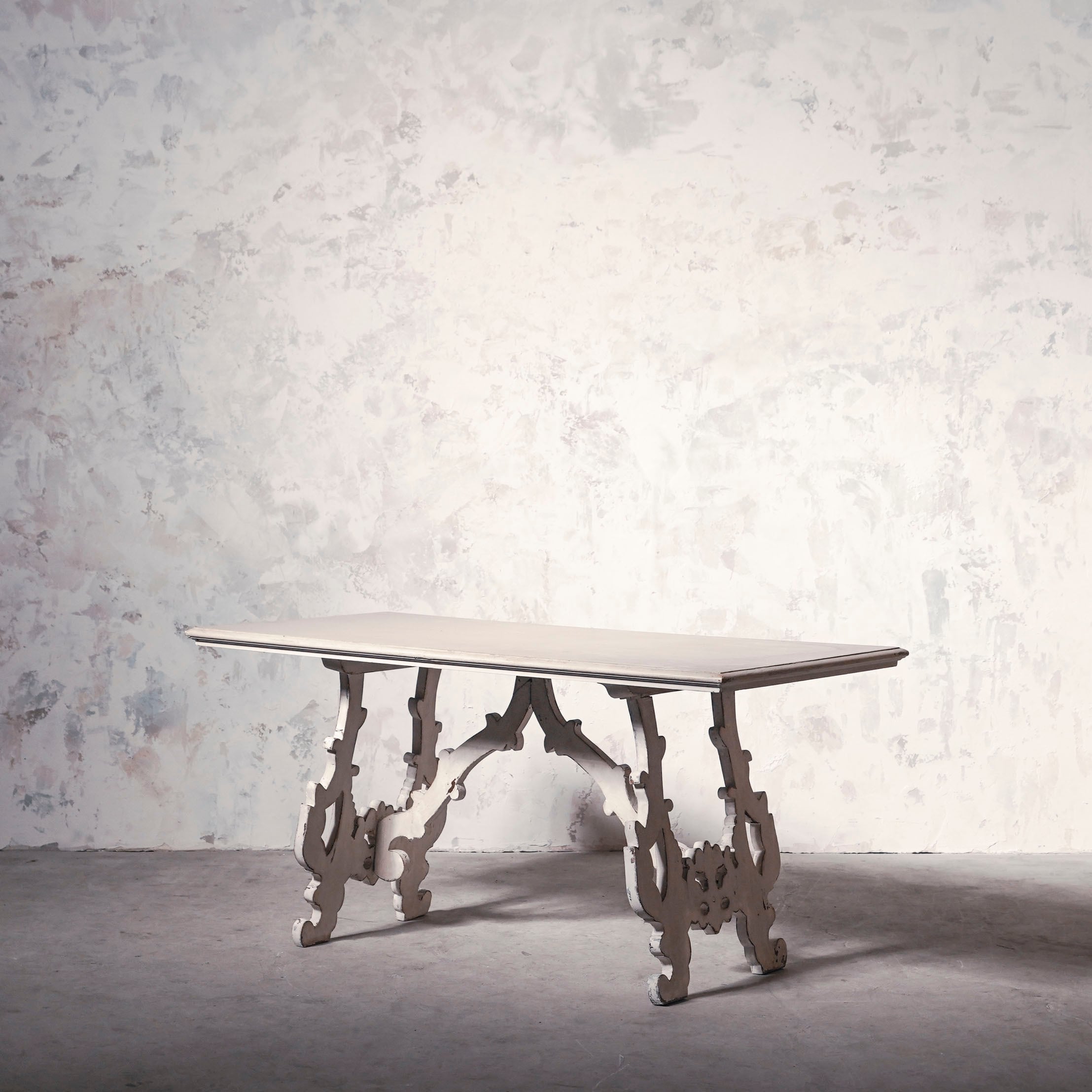 テーブル/イタリアンテーブル/イタリアンアンティーク/オーク材/ディスプレイ/空間装飾/ホワイト